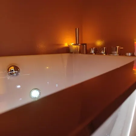 Hyper Centre, Lumineux Avec Jacuzzi شقة *